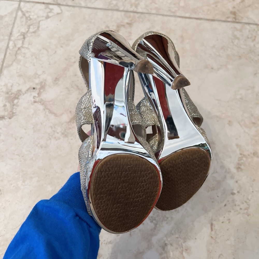 Free- MK Berkeley heels - Picture 3 of 3